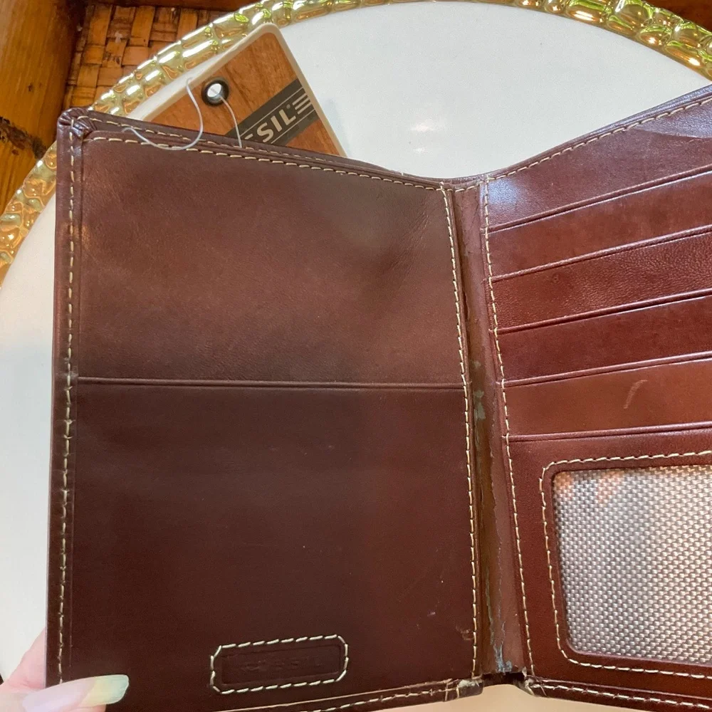 Fossil Men’s Passport Leather Wallet NWT